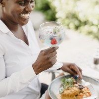 Gin & Live Music Evening (2 & 20 May | 18:00 – 20:00 | Oak Terrace