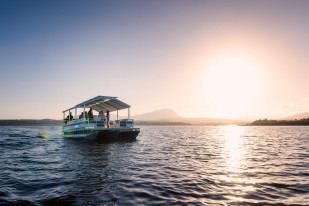 Lady Bonnie Pontoon Cruise