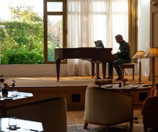 Piano Entertainment at Marks